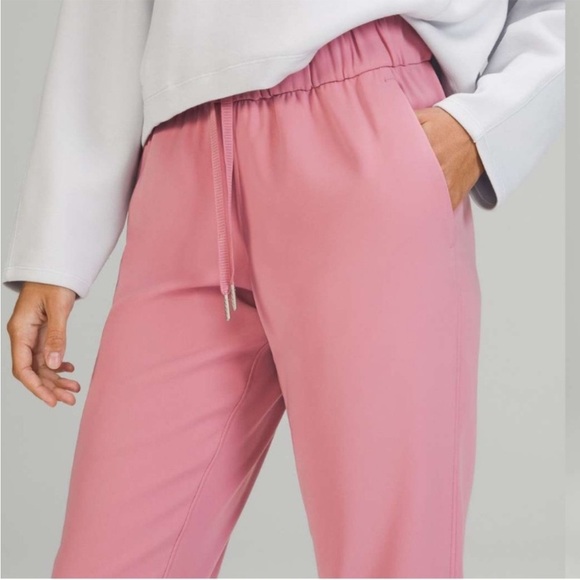 Lululemon On The Fly Jogger Wrinkle Free Pockets Mid Rise Drawstring Sz 4 - Picture 2 of 11